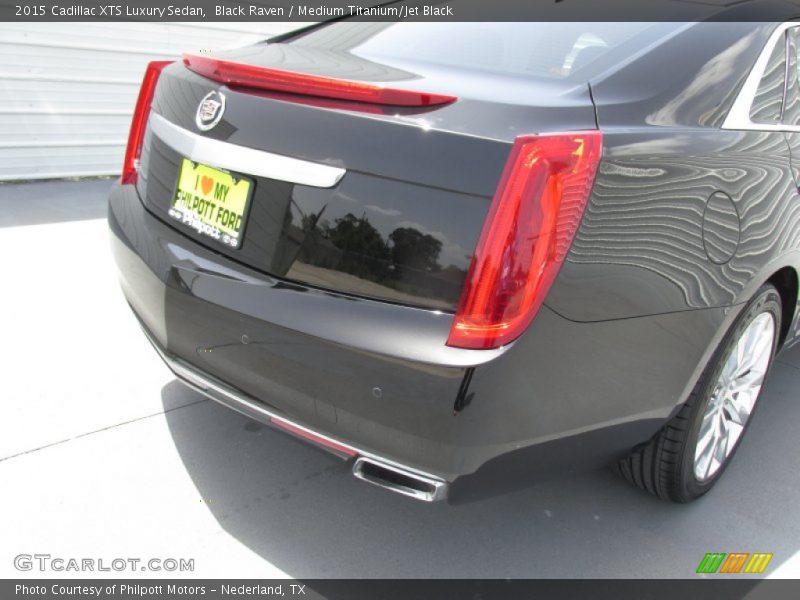 Black Raven / Medium Titanium/Jet Black 2015 Cadillac XTS Luxury Sedan