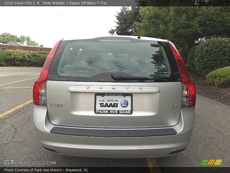 Silver Metallic / Dalaro Off Black T-Tec 2010 Volvo V50 2.4i