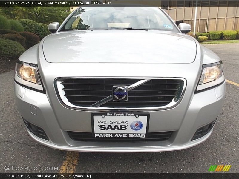 Silver Metallic / Dalaro Off Black T-Tec 2010 Volvo V50 2.4i