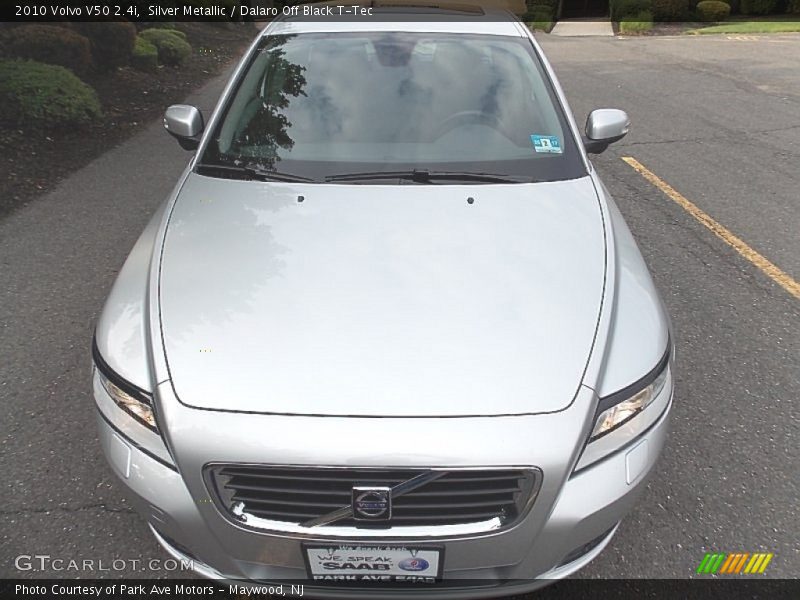 Silver Metallic / Dalaro Off Black T-Tec 2010 Volvo V50 2.4i