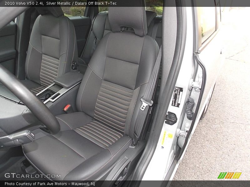 Front Seat of 2010 V50 2.4i