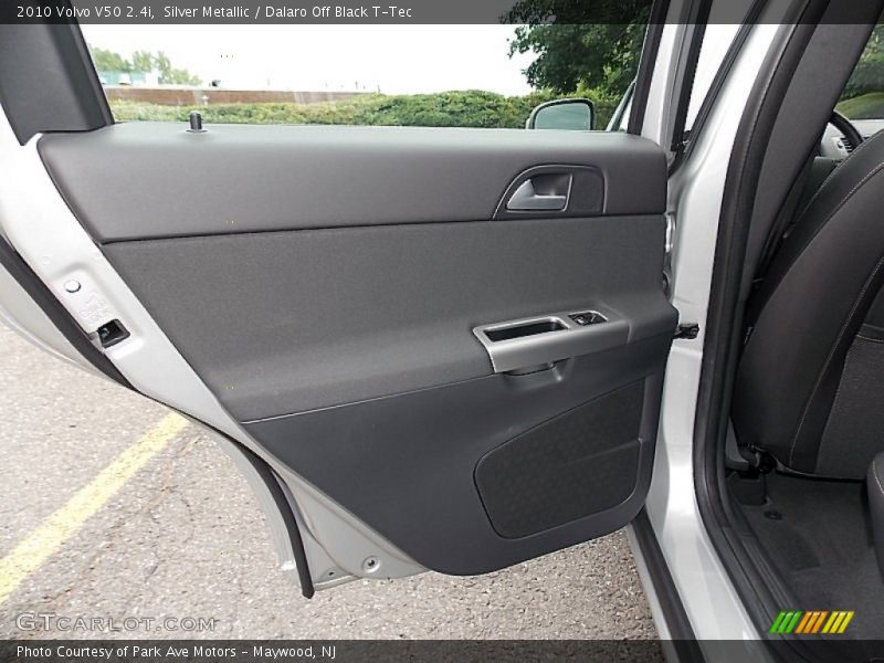 Silver Metallic / Dalaro Off Black T-Tec 2010 Volvo V50 2.4i