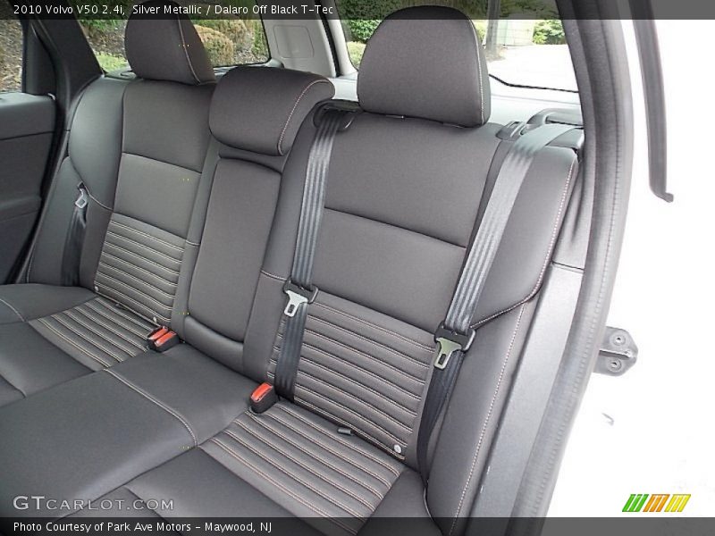 Silver Metallic / Dalaro Off Black T-Tec 2010 Volvo V50 2.4i