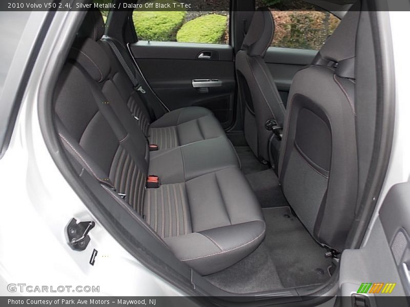 Silver Metallic / Dalaro Off Black T-Tec 2010 Volvo V50 2.4i