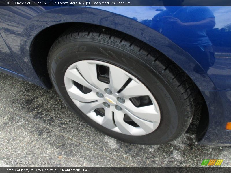 Blue Topaz Metallic / Jet Black/Medium Titanium 2012 Chevrolet Cruze LS
