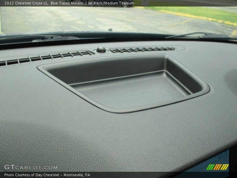Blue Topaz Metallic / Jet Black/Medium Titanium 2012 Chevrolet Cruze LS