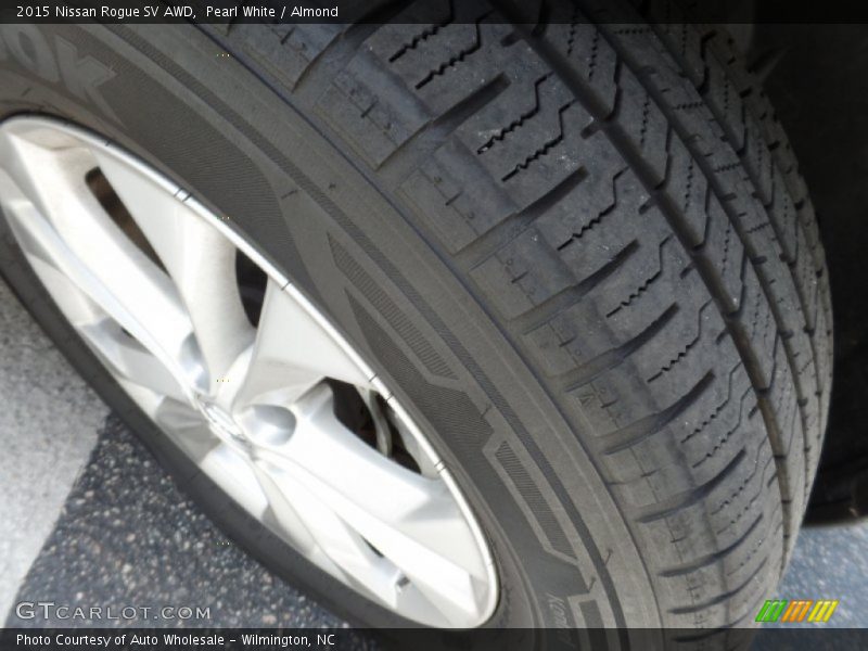 Pearl White / Almond 2015 Nissan Rogue SV AWD