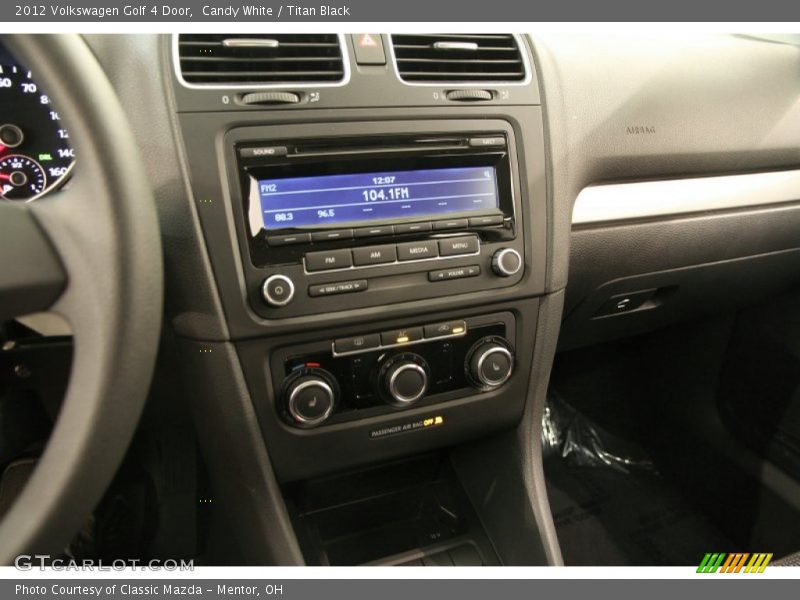 Candy White / Titan Black 2012 Volkswagen Golf 4 Door