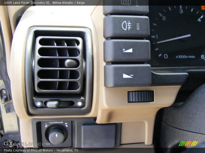 Willow Metallic / Beige 1996 Land Rover Discovery SE