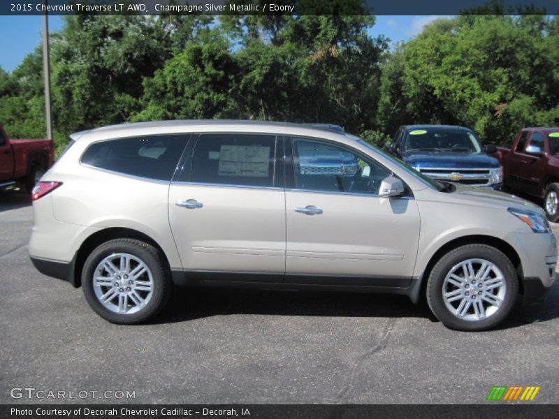 Champagne Silver Metallic / Ebony 2015 Chevrolet Traverse LT AWD