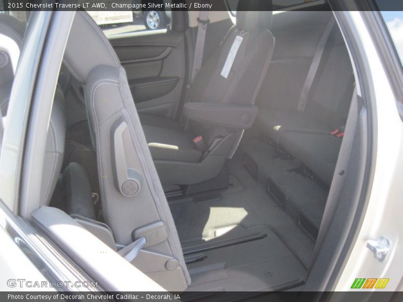 Champagne Silver Metallic / Ebony 2015 Chevrolet Traverse LT AWD