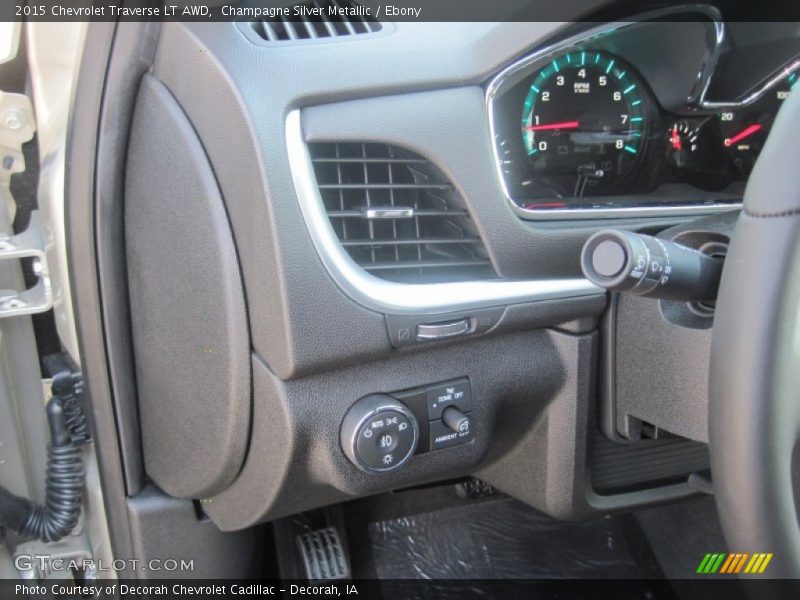 Champagne Silver Metallic / Ebony 2015 Chevrolet Traverse LT AWD