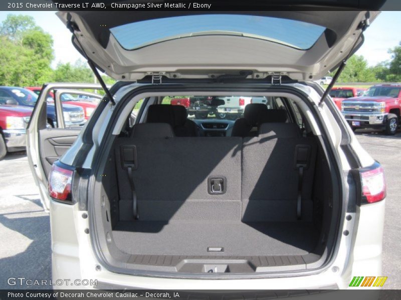 Champagne Silver Metallic / Ebony 2015 Chevrolet Traverse LT AWD