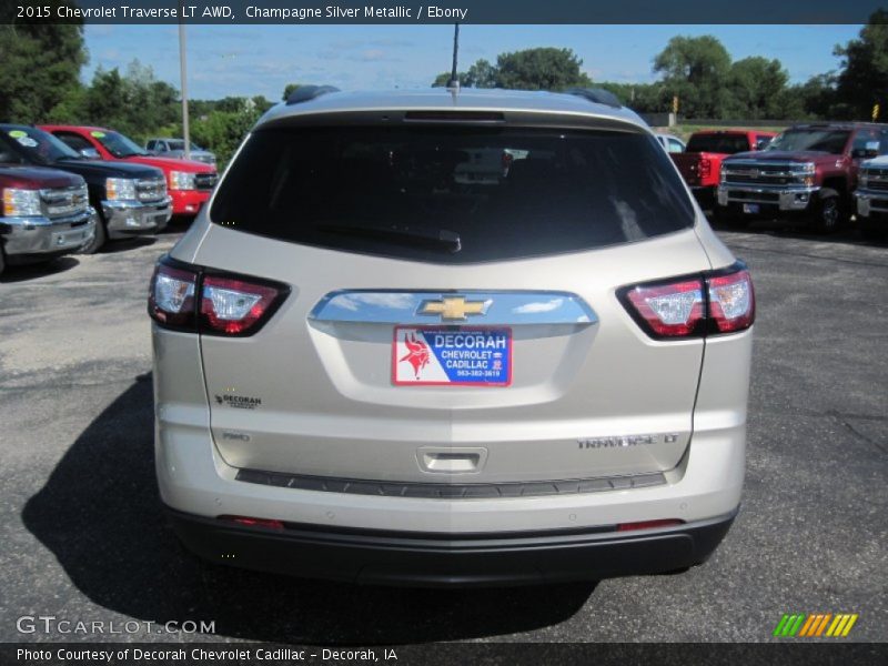 Champagne Silver Metallic / Ebony 2015 Chevrolet Traverse LT AWD