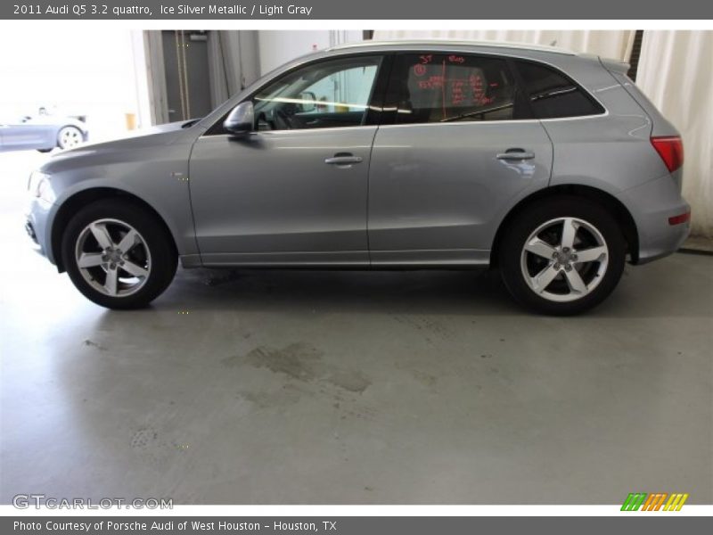 Ice Silver Metallic / Light Gray 2011 Audi Q5 3.2 quattro