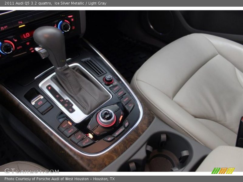 Ice Silver Metallic / Light Gray 2011 Audi Q5 3.2 quattro