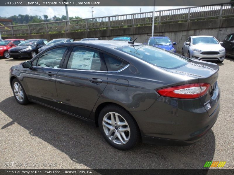 Magnetic Metallic / Charcoal Black 2016 Ford Fusion SE