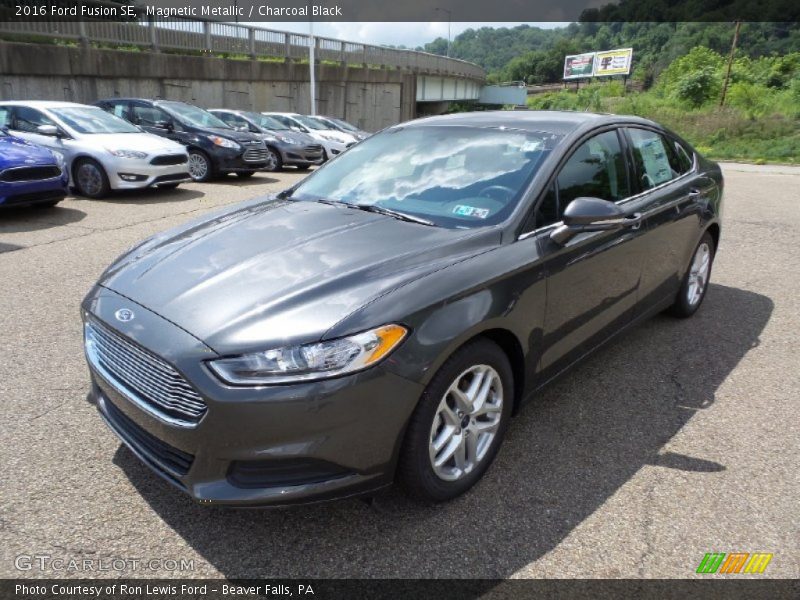 Magnetic Metallic / Charcoal Black 2016 Ford Fusion SE