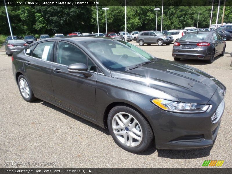 Magnetic Metallic / Charcoal Black 2016 Ford Fusion SE