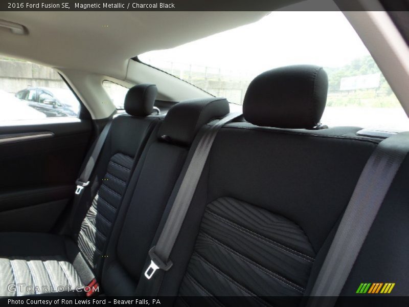Magnetic Metallic / Charcoal Black 2016 Ford Fusion SE