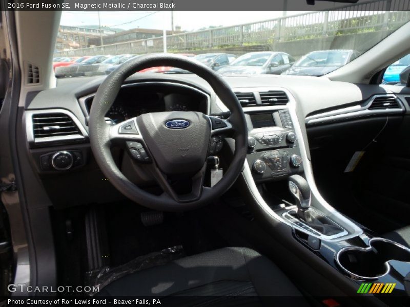 Magnetic Metallic / Charcoal Black 2016 Ford Fusion SE
