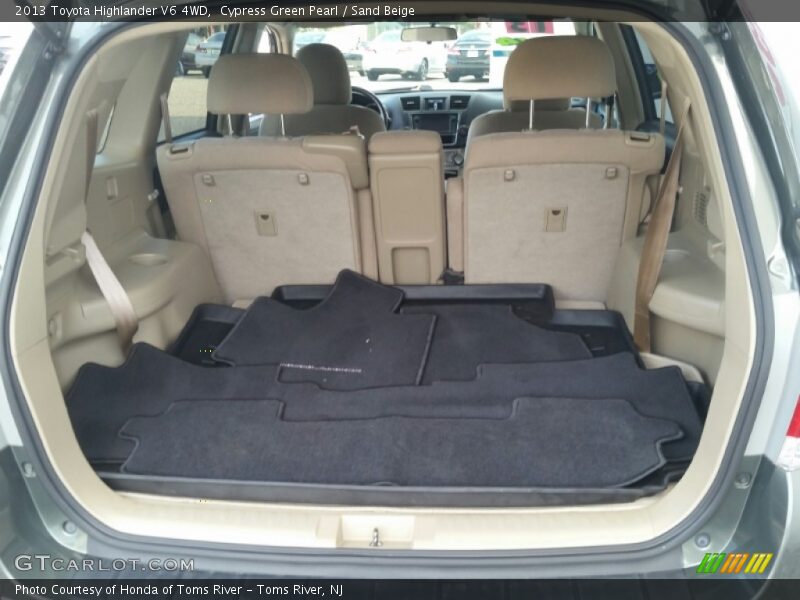 Cypress Green Pearl / Sand Beige 2013 Toyota Highlander V6 4WD