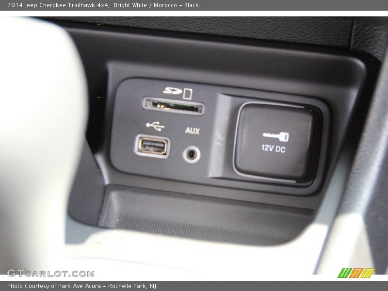 Bright White / Morocco - Black 2014 Jeep Cherokee Trailhawk 4x4