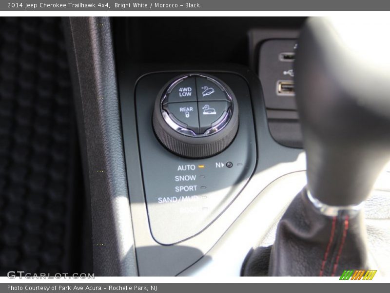 Bright White / Morocco - Black 2014 Jeep Cherokee Trailhawk 4x4