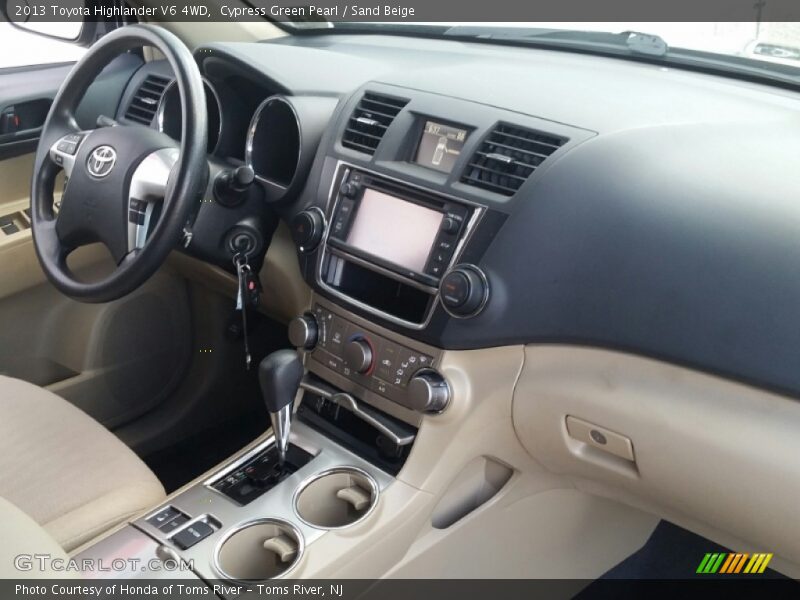 Cypress Green Pearl / Sand Beige 2013 Toyota Highlander V6 4WD