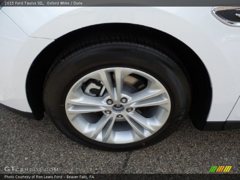 Oxford White / Dune 2015 Ford Taurus SEL