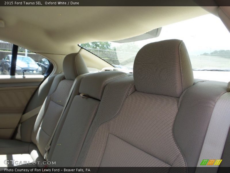Oxford White / Dune 2015 Ford Taurus SEL
