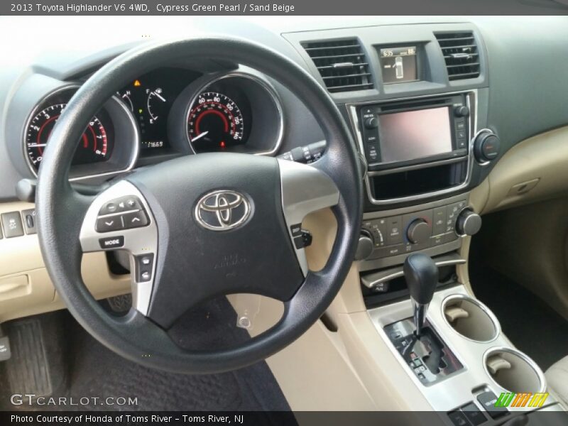 Cypress Green Pearl / Sand Beige 2013 Toyota Highlander V6 4WD