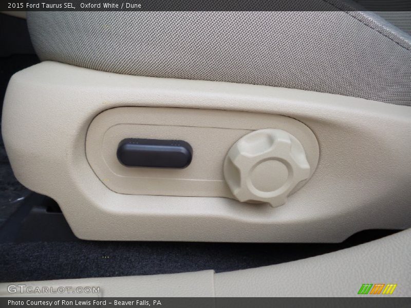 Oxford White / Dune 2015 Ford Taurus SEL