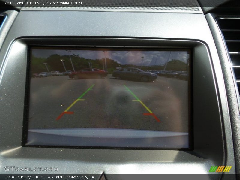 Oxford White / Dune 2015 Ford Taurus SEL