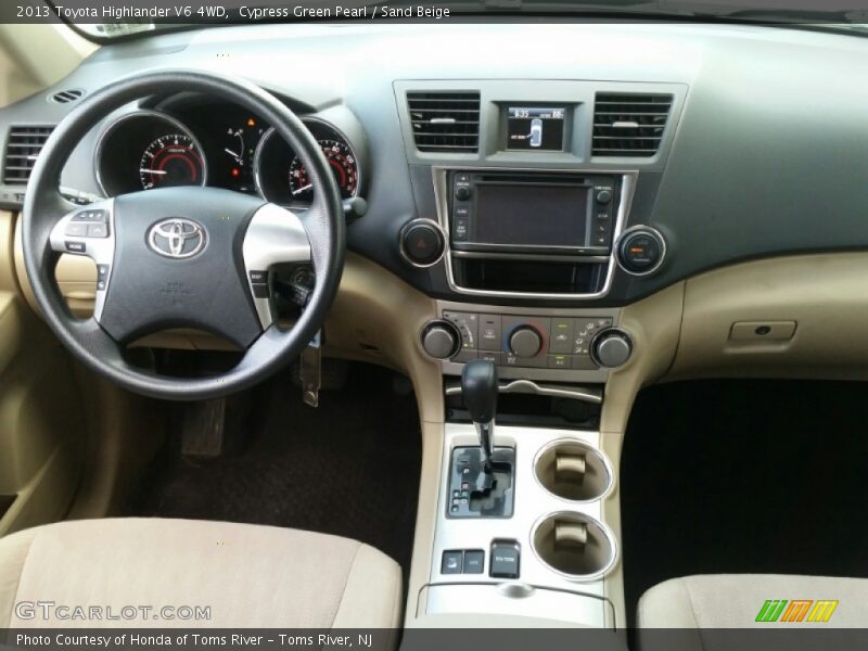 Cypress Green Pearl / Sand Beige 2013 Toyota Highlander V6 4WD
