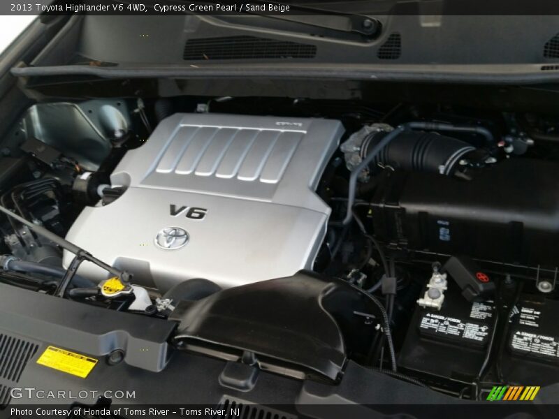 Cypress Green Pearl / Sand Beige 2013 Toyota Highlander V6 4WD