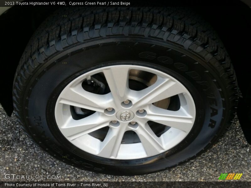 Cypress Green Pearl / Sand Beige 2013 Toyota Highlander V6 4WD