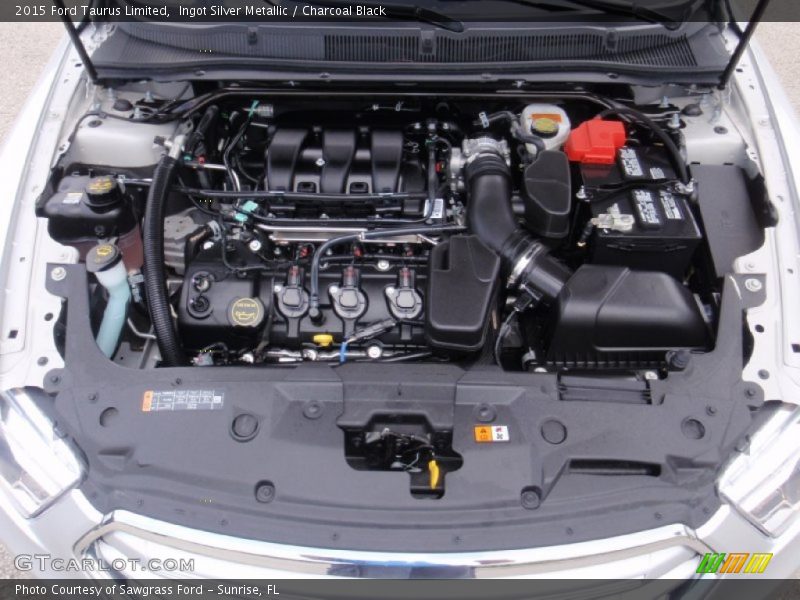 Ingot Silver Metallic / Charcoal Black 2015 Ford Taurus Limited