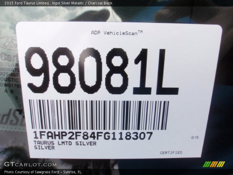 Ingot Silver Metallic / Charcoal Black 2015 Ford Taurus Limited