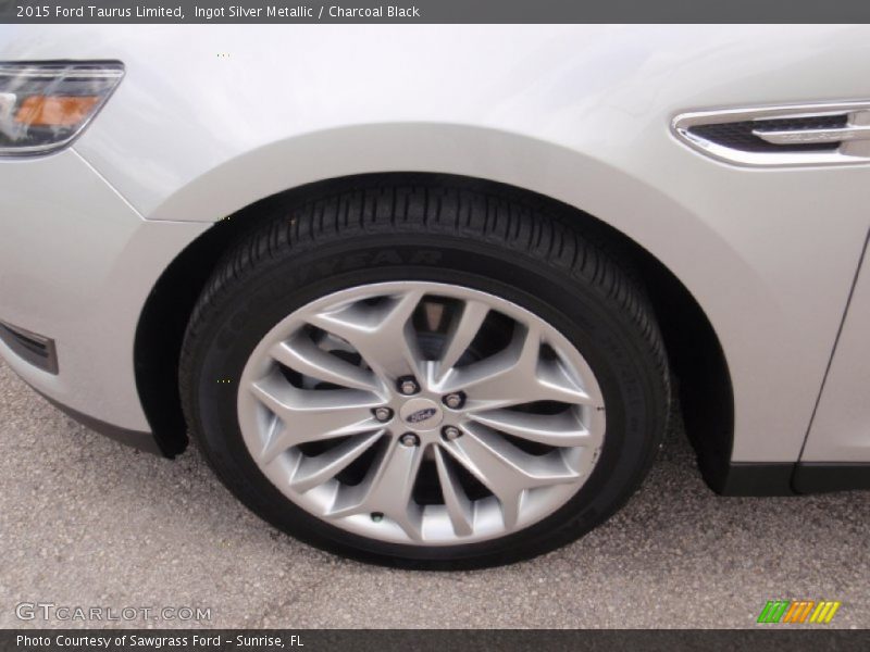 Ingot Silver Metallic / Charcoal Black 2015 Ford Taurus Limited