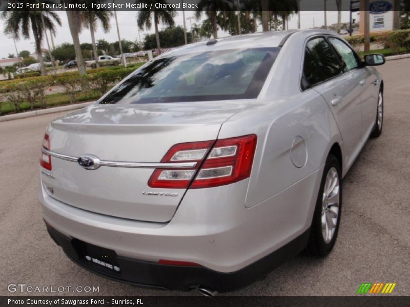 Ingot Silver Metallic / Charcoal Black 2015 Ford Taurus Limited
