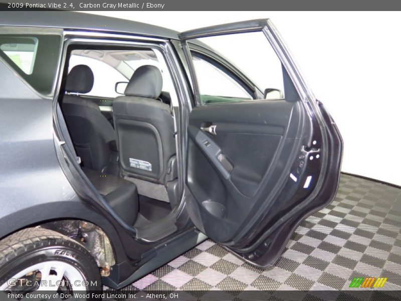 Carbon Gray Metallic / Ebony 2009 Pontiac Vibe 2.4