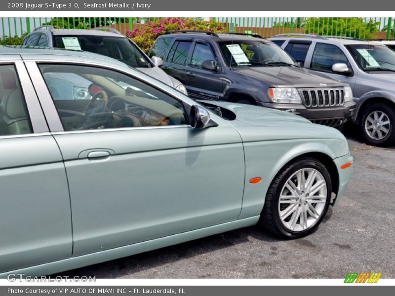 Seafrost Metallic / Ivory 2008 Jaguar S-Type 3.0