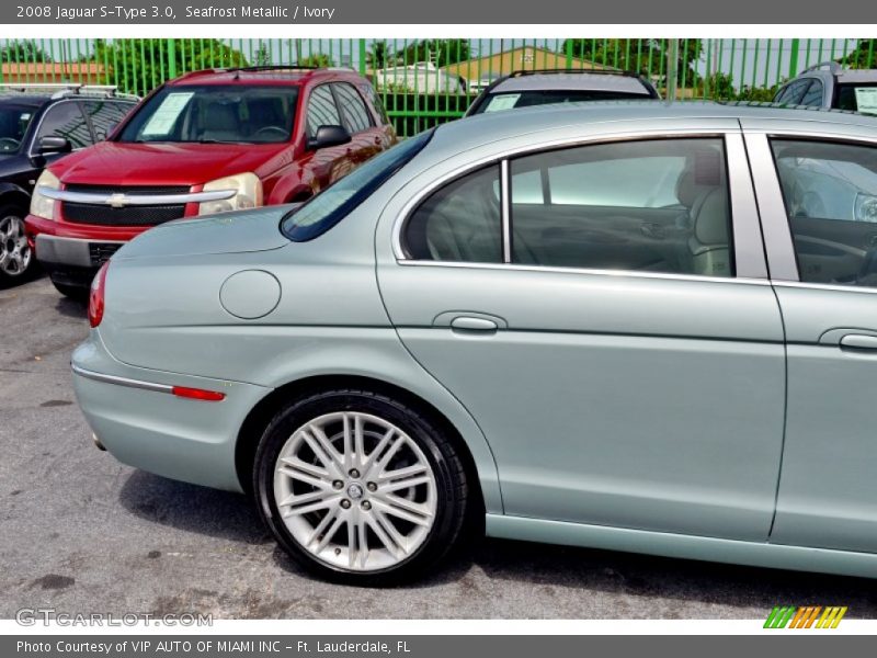 Seafrost Metallic / Ivory 2008 Jaguar S-Type 3.0