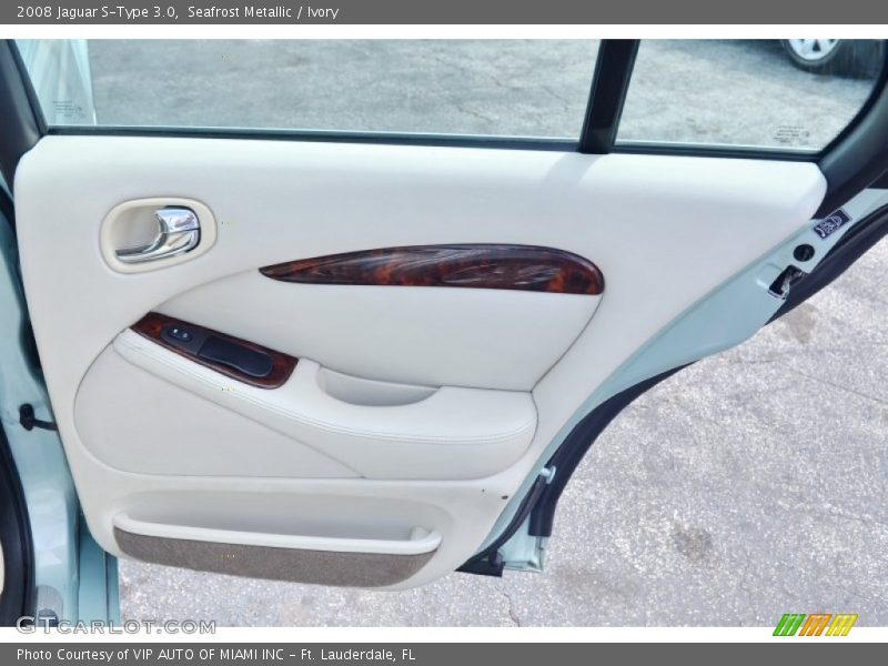 Seafrost Metallic / Ivory 2008 Jaguar S-Type 3.0