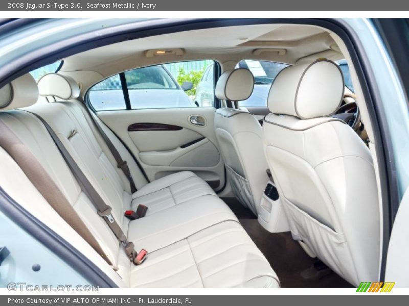 Seafrost Metallic / Ivory 2008 Jaguar S-Type 3.0
