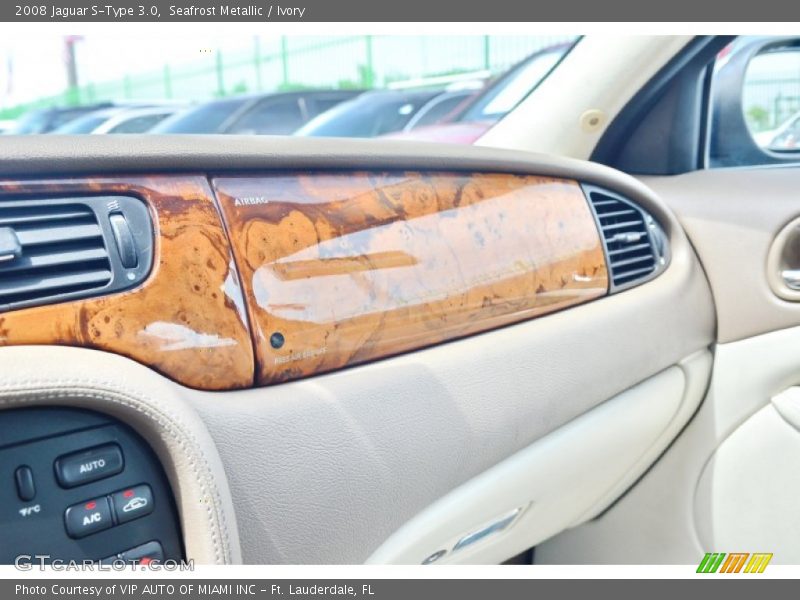 Seafrost Metallic / Ivory 2008 Jaguar S-Type 3.0