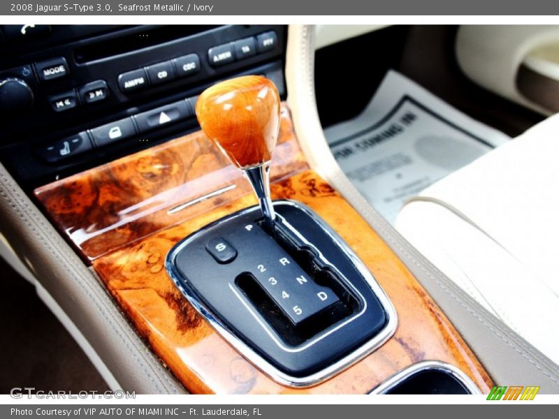 Seafrost Metallic / Ivory 2008 Jaguar S-Type 3.0