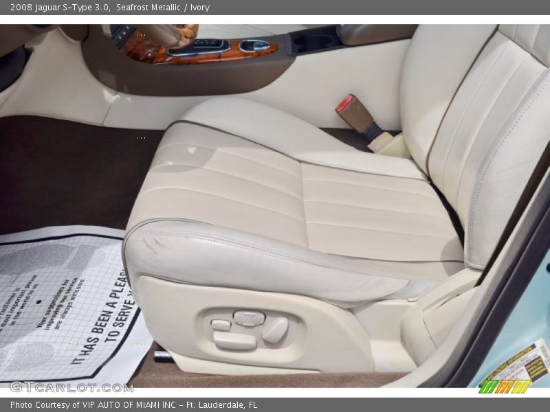 Seafrost Metallic / Ivory 2008 Jaguar S-Type 3.0