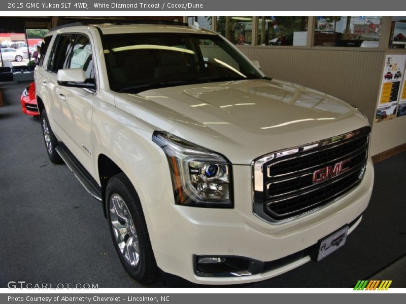 White Diamond Tricoat / Cocoa/Dune 2015 GMC Yukon SLT 4WD